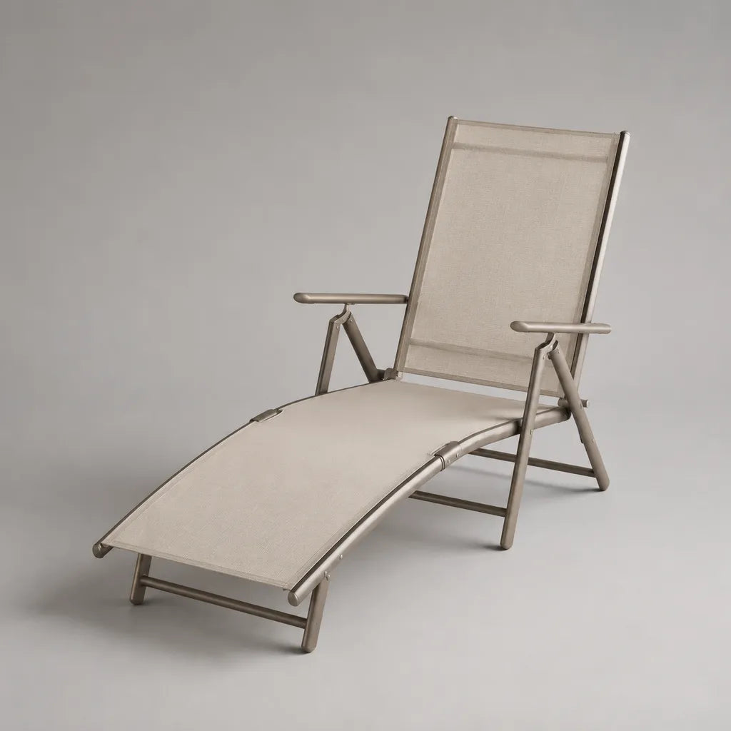 Klappbare Gartenliege mit verstellbarer Rückenlehne, Aluminiumrahmen und PVC-beschichtetem Polyestergewebe, Beige/Taupe, 165 × 67 × 113 cm